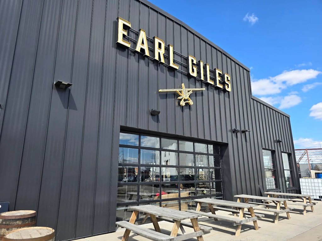 Earl Giles Restaurant and Distillery