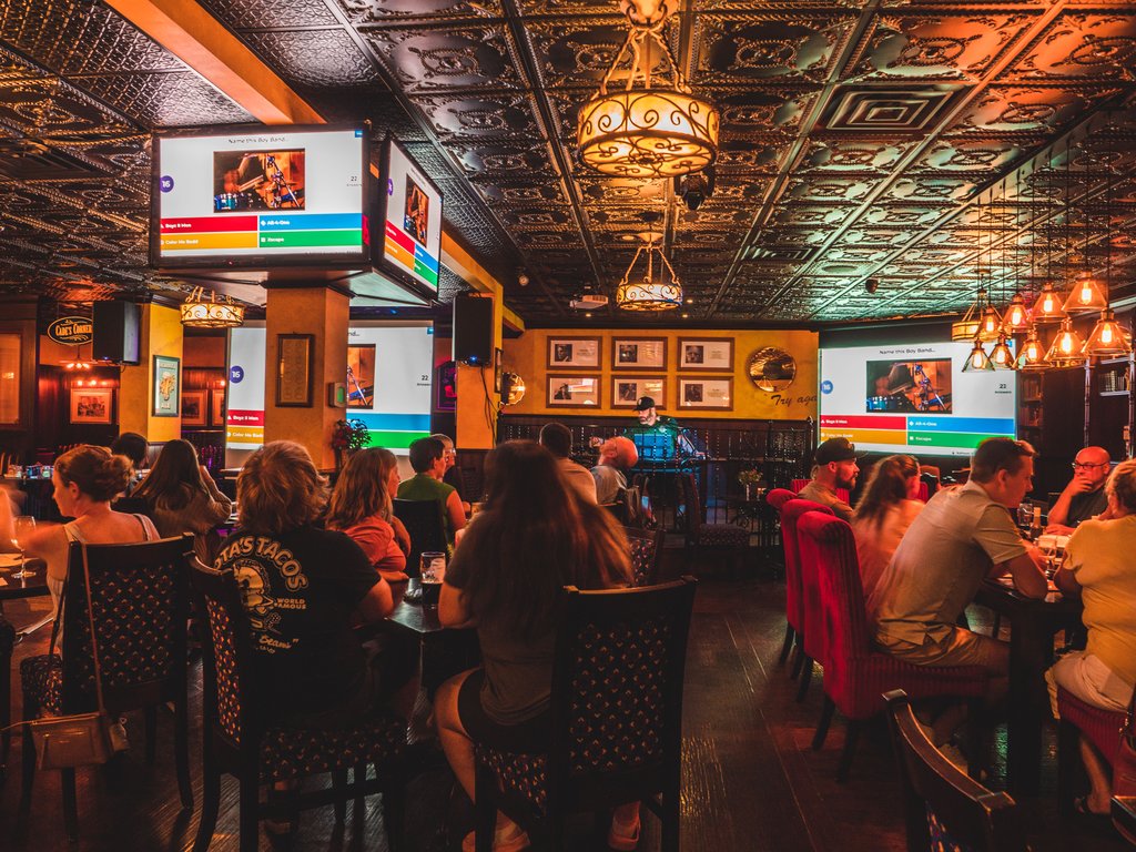 Doc Magilligan's Restaurant & Irish Pub