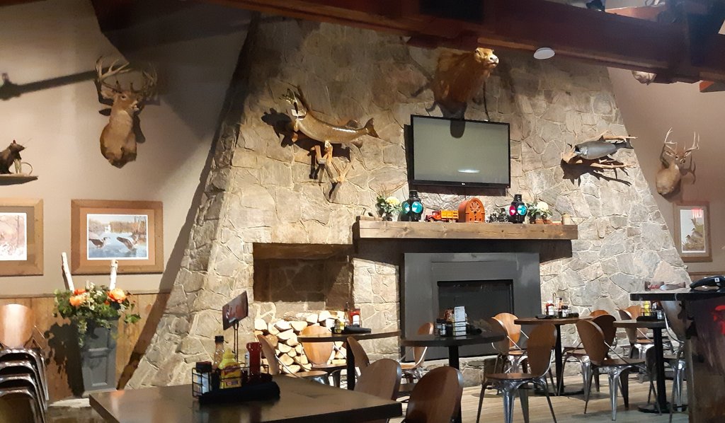 Wawa Goose Bar & Grill