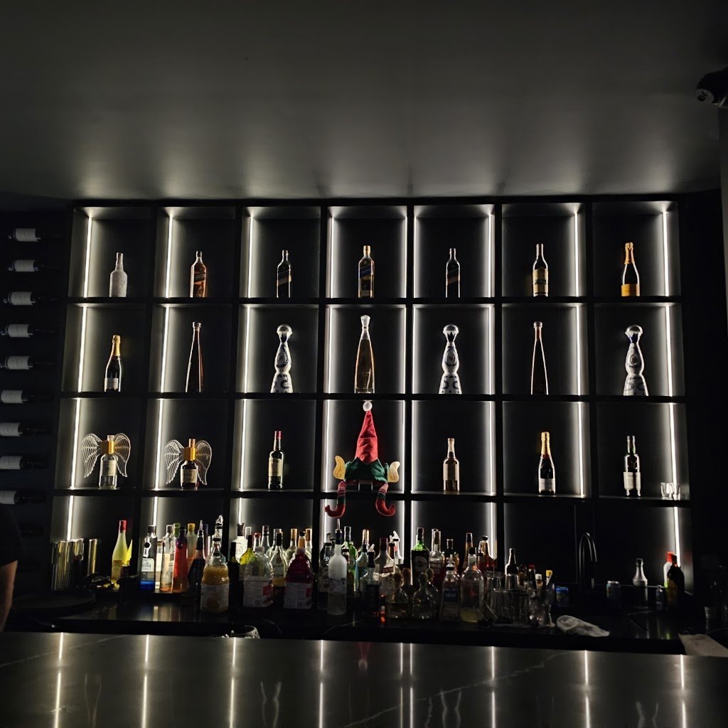 SOL Cafe & Lounge
