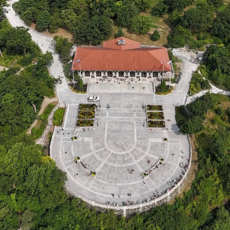 Mount Royal Chalet