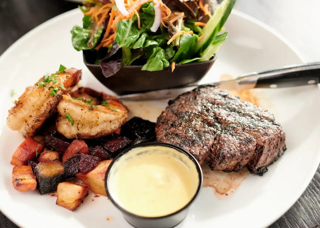 Streets Steakhouse & Bar